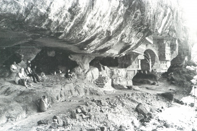 Bhaja Caves, 1978