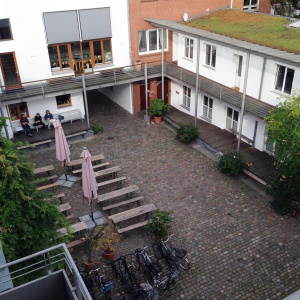 Hamburg Buddhist Centre courtyard
