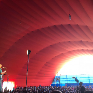 Ratnashri reads a message from Sangharakshita